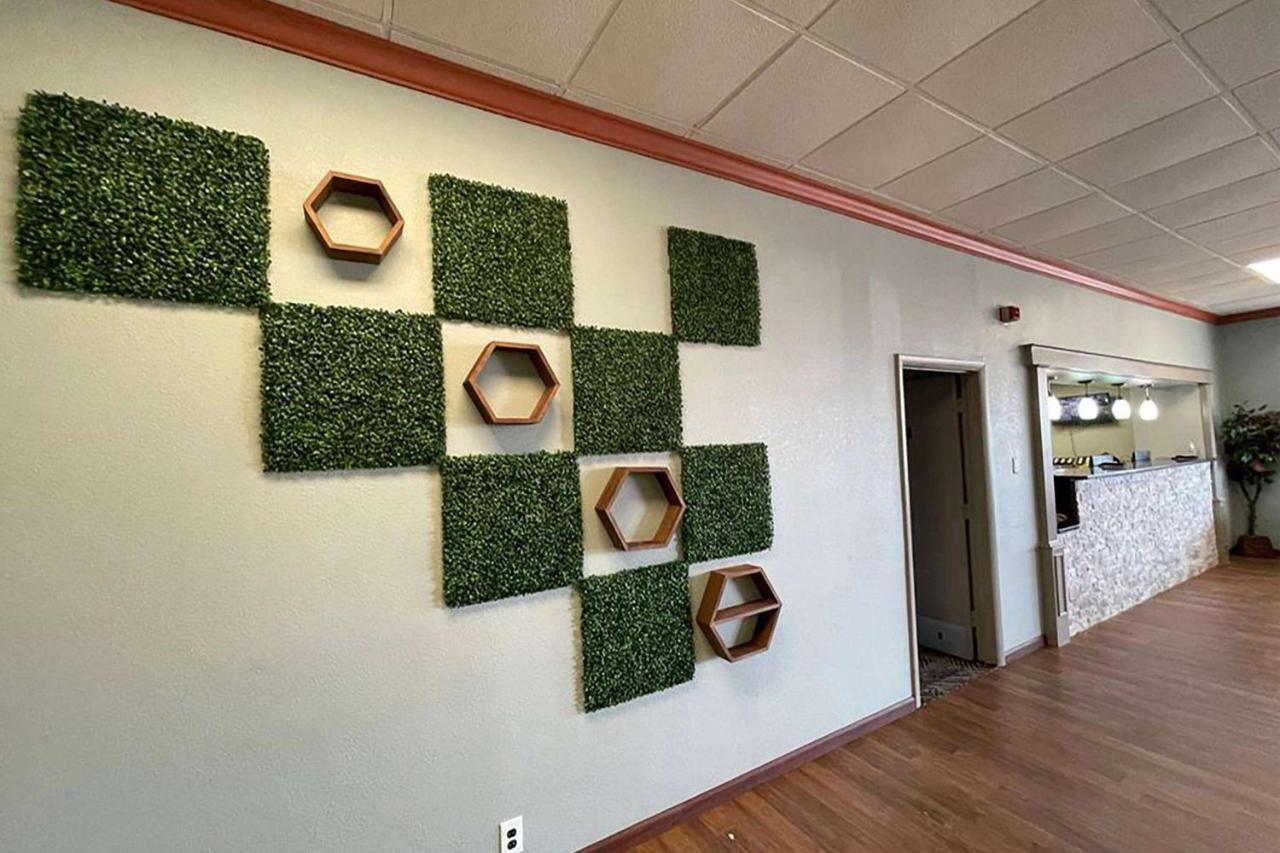 Days Inn & Suites By Wyndham Springfield Oh Dış mekan fotoğraf