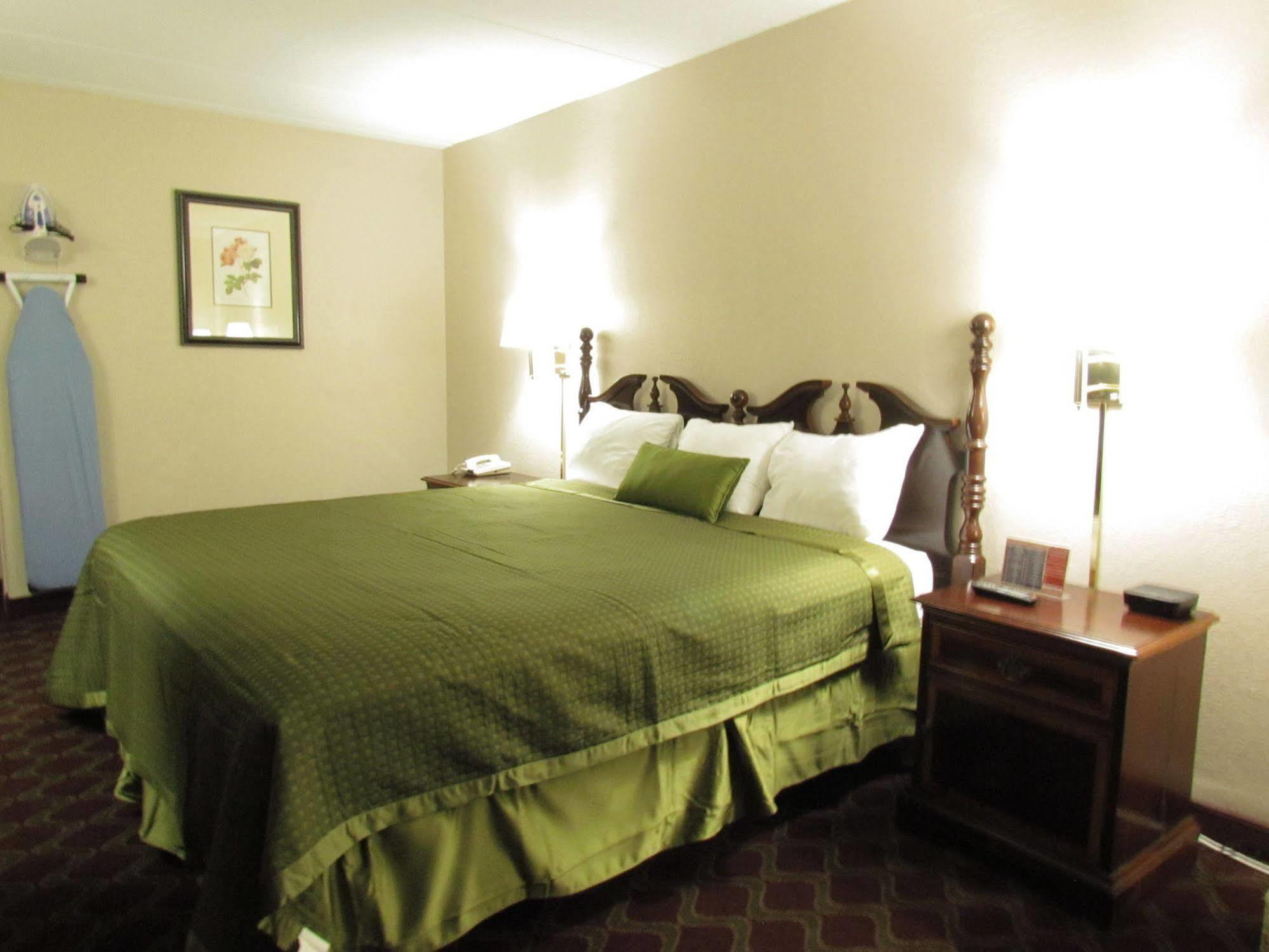 Days Inn & Suites By Wyndham Springfield Oh Dış mekan fotoğraf